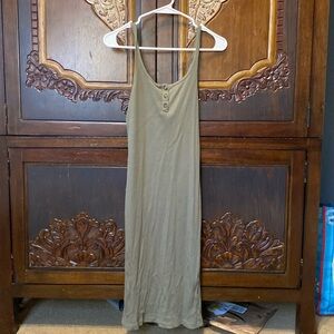 Green long fitted dress